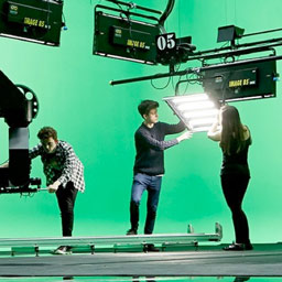 合作專業(yè)棚拍，優(yōu)化作品