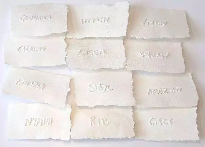 《白色謊言》，紙、棉線、鋼 ，Jivan Astfalck