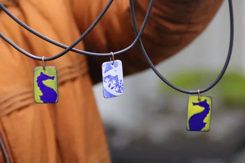 13: 30  考生家長體驗(yàn)琺瑯制作