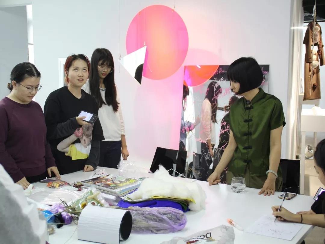 純藝術(shù)通識周