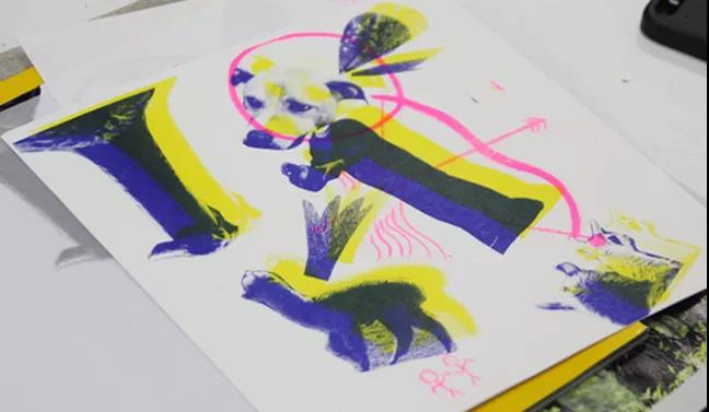 同學(xué)們超現(xiàn)實(shí)的夢境