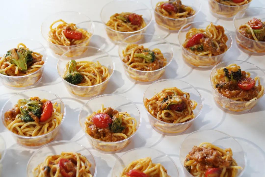 精美的餐點(diǎn)飲料