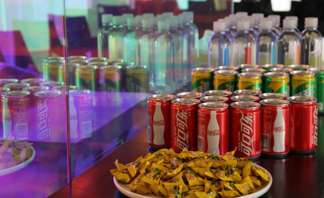 精美的餐點(diǎn)飲料