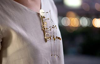 首飾三問 | 首飾為何要動？