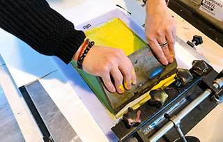 屋頂印畫(huà) | 沒(méi)弄懂絲網(wǎng)版畫(huà)，你的作品就少了493種可能性！