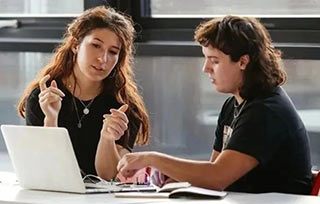 重磅！倫藝25/26學(xué)年語言政策大調(diào)整，這3點直接影響你的申請！