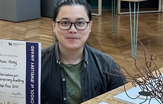 校友專訪｜迷茫小白轉(zhuǎn)賽道做首飾，如今已是ACJ College Prize獎(jiǎng)項(xiàng)得主